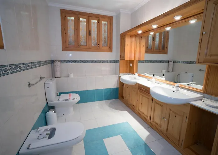 Colina Menyber Holiday home *